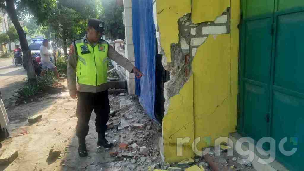 Berangkat Sekolah, Pelajar di Tuban Tewas Tabrak Pagar&nbsp;Rumah