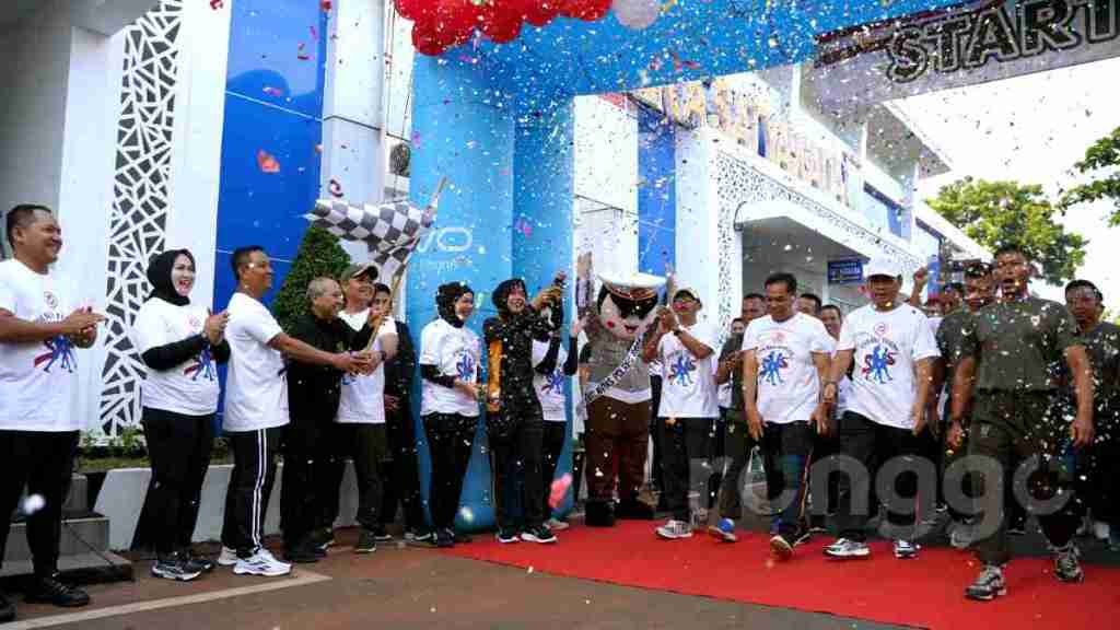 Jelang Perayaan Hari Bhayangkara ke- 78, Polres Tuban Gelar Jalan Sehat dan Olahraga Bersama Forkopimda