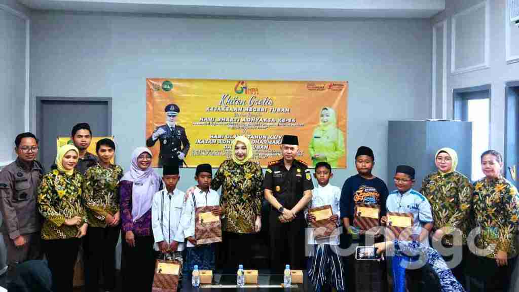 Peringati Hari Bhakti Adhyaksa ke- 64, Kejaksaan Negeri Tuban Gelar Khitan Massal